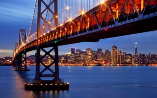 Картинка США, огни, залив, город, пролив, Сан-Франциско, штат Калифорния, ночь, вечер, мост Бэй-Бридж, подсветка