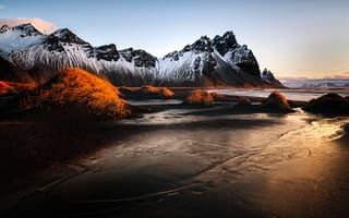 Картинка Исландия, Vestrahorn, чёрный песок, горы, трава, Stockksness, небо