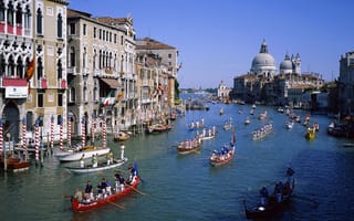 Картинка венеция, небо, дома, гондола, люди, пейзаж, лодки, собор, парад, купол, канал