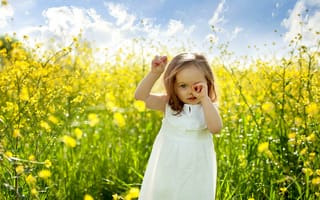 Картинка девочка, ребенок, поле, цветы, лето