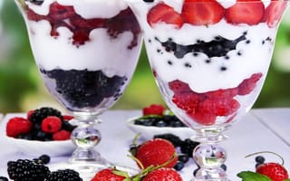 Картинка ice cream, delicious, berries, dessert, strawberry, sweet, yummy, fruit