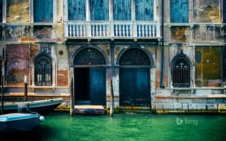 Обои Венеция, дверь, лодка, дом, Италия, канал, фасад