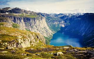 Картинка Норвегия, озеро, Lofoten, камни, ущелье, горы, скалы