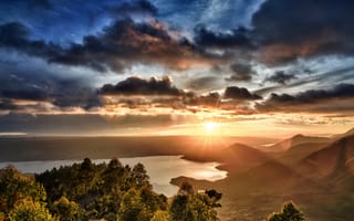 Картинка Индонезия, Sumatra, деревья, солнце, озеро, панорама, закат, небо, облака, Lake Toba, горы