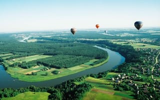 Картинка Литва, воздушные шары, Neringa, полет, панорама, вид сверху, поля, домики, река, леса