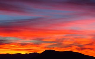 Картинка горы, силуэт, оранжевое небо, облака, закат