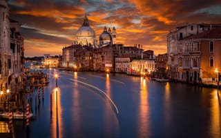 Картинка Италия, дома, Гранд-канал (Большой канал), Венеция, подсветка, огни, свет, ночь, вечер, город