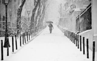 Картинка Франция, Париж, зима, зонт, человек, снег, город