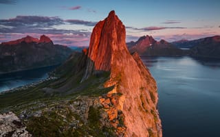 Картинка Норвегия, горы, облака, острова, скалы, вечер, фьорды, свет
