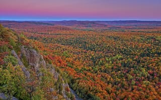 Картинка долина, лес, скалы, горы, осень, деревья