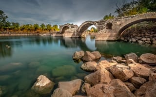 Картинка Франция, река, Лангедок-Руссильон, Римский мост, камни, деревья