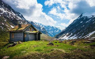 Картинка Норвегия, mountain, snow, norway, тучи, горы, дом, снег, house, sky, clouds, небо