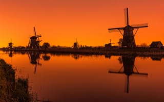 Картинка Нидерланды, ветряная мельница, Киндердайк, канал, зарево