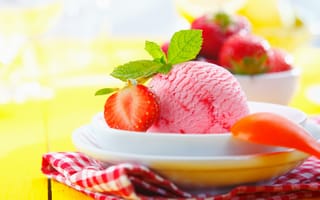Обои ice cream, мороженое, strawberry, berries, sweet, клубника, dessert, десерт