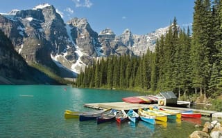Картинка лес, лодки, река, небо, горы, Banff National Park, снег