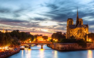 Картинка Париж, ночь, река, собор, Франция, огни, Нотр-Дам-де-Пари, Сена