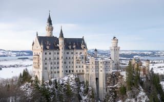 Картинка Германия, горы, замок, облака, Нойшванштайн, снег, зима, небо, Бавария, деревья