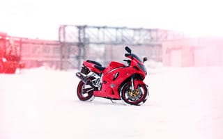 Картинка Suzuki, завод, снег, зима, мотоцикл