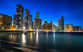 Картинка Чикаго, небоскребы, река, огни, ночь, город, Иллинойс
