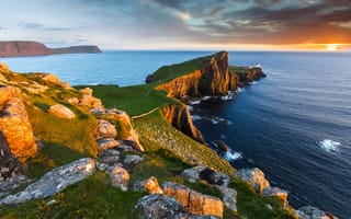 Картинка Шотландия, маяк, горизонт, море, небо, мыс, скалы, побережье, Milovaig, камни, закат
