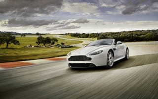 Картинка Aston Martin, скорость, драйв, спорт, автомобиль, природа, трасса