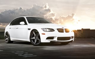 Обои BMW, блик, облака, небо, white, белый, бмв, M3, E90, солнце