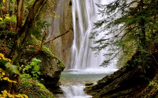 Картинка камни, водопад, вода, валуны, скалы, деревья