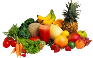 Обои морковь, фрукты, сок, овощи, виноград, банан, ананас, редис, апельсин, помидор, клубника, зелень, киви, яблоко