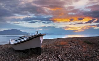 Картинка залив, рассвет, горы, Греция, лодка