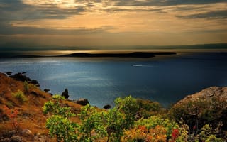 Картинка Крым, кусты, Черное, лодка, море, горы, камни