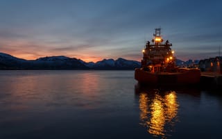 Картинка Шотландия, огни, утро, лодка, баржа