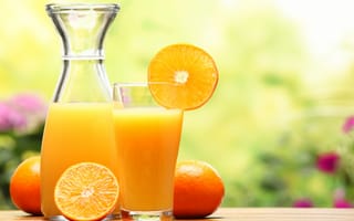 Картинка апельсины, графин, сок, стакан, дольки