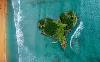 Обои остров, сердце, океан