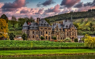 Картинка замок, река, деревья