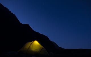 Картинка палатка, горы, ночь