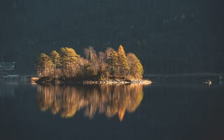 Обои остров, деревья, озеро