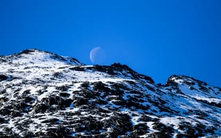 Картинка горы, снег, луна