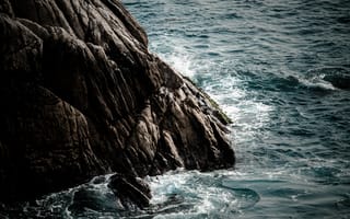 Картинка скала, море