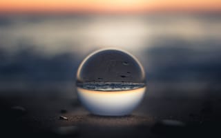 Картинка хрустальный шар, пляж, отражение
