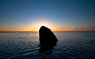 Картинка камень, море, рябь