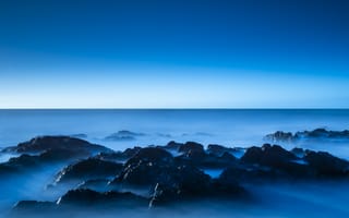 Картинка морской пейзаж, синий, рассвет, 5к, горизонт, чистое небо, океан, горные породы, голубое небо, восход