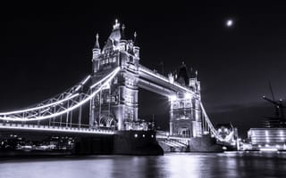 Картинка Тауэрский мост, Лондон, огни, луна, ночь, темный, монохромный, река Темза, городской пейзаж
