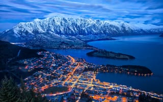 Картинка озеро вакатипу, Квинстаун, Новая Зеландия снежные горы, голубое небо, ночные огни, городской пейзаж, облака, 5к