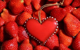 Картинка Красное сердце, клубника, фрукты, красный, 5к, свежий