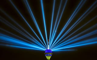 Картинка Рейнская башня, Рейнтурм, луч света, телебашня, синий свет, ночная жизнь, черный, Германия, Дюссельдорф, лазерные лучи