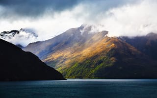 Картинка озеро вакатипу, Новая Зеландия, пейзаж, снег, водное пространство, горы, туманный