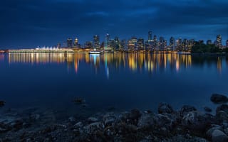 Картинка Ванкувер Сити, Канада, огни города, городской пейзаж, линия горизонта, длительное воздействие, водное пространство, ночное время, небоскребы, отражение, голубое небо