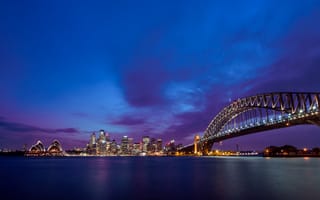 Картинка Сидней Харбор Бридж, Сиднейский оперный театр, небоскребы, ночное время, Австралия, огни города, фиолетовое небо, сумерки, 5к, металлическая конструкция, городской пейзаж, водное пространство