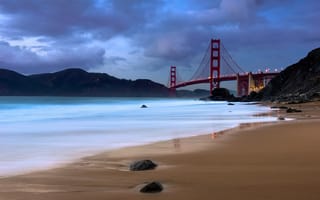 Картинка Мост "Золотые ворота, вечер, Бейкер Бич, ориентир, облачно, длительное воздействие, металлическая конструкция, береговая линия, Сан-Франциско, Калифорния