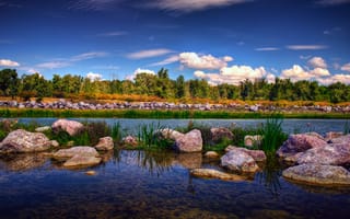 Картинка парк Гераешть, город бакэу, облака, HDR, расширенный динамический диапазон, Румыния, пейзаж, озеро, голубое небо, отражение, горные породы, зеленые деревья